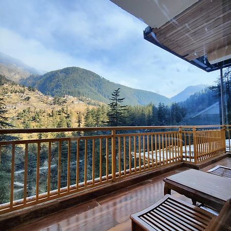 The Woodpecker Inn & Cafe, Jibhi Bagian luar foto